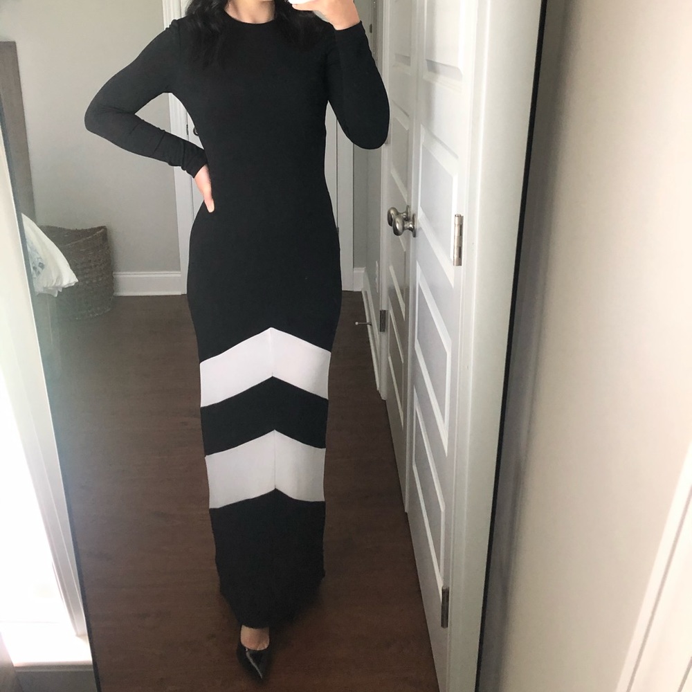 Jessica McClintock Black and White Chevron Maxi Dress
